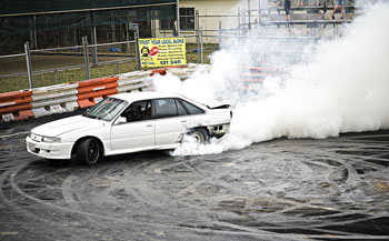 手机号轰炸免费在线网站